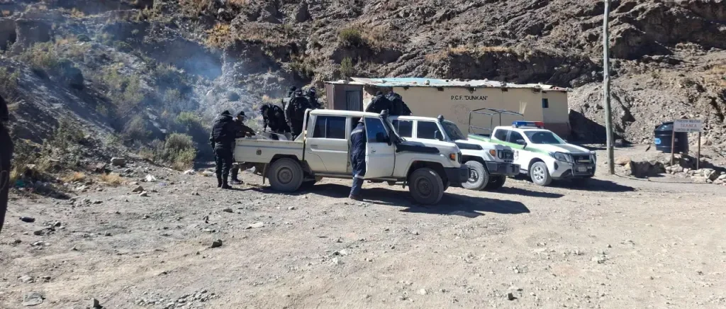 [Foto Radio Nacional de Huanuni.] / Un operativo anterior de la Policía en la mina de Huanuni.